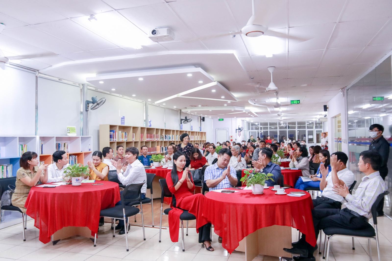 Hội thảo khoa học Thư viện - Thư viện trường Đại học trong bối cảnh chuyển đổi số